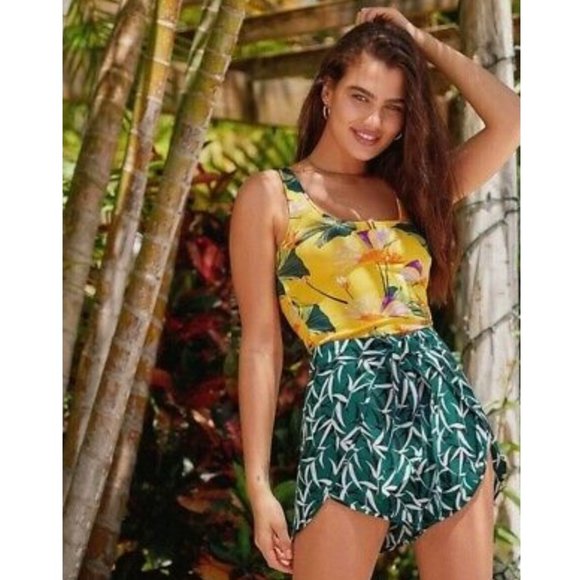 URBAN OUTFITTERS Tabby Tulip Tie Green White Shorts - Picture 1 of 5